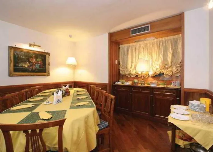 Ares Hotel Nápoles