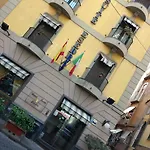 Ares Hotel Nápoles
