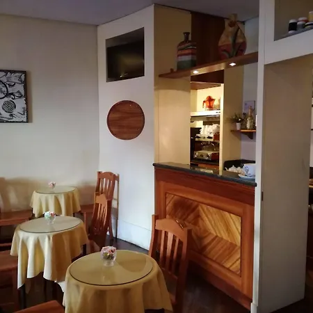Ares Hotel Neapol